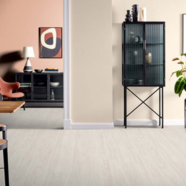 Egger White Sheffield Acacia Laminate Flooring | 8mm