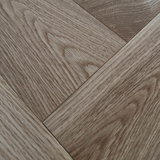 Engineered Herringbone UV Oiled Natural Oak 