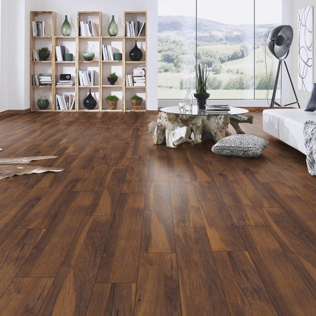 Red River Hickory Laminate Flooring 10mm